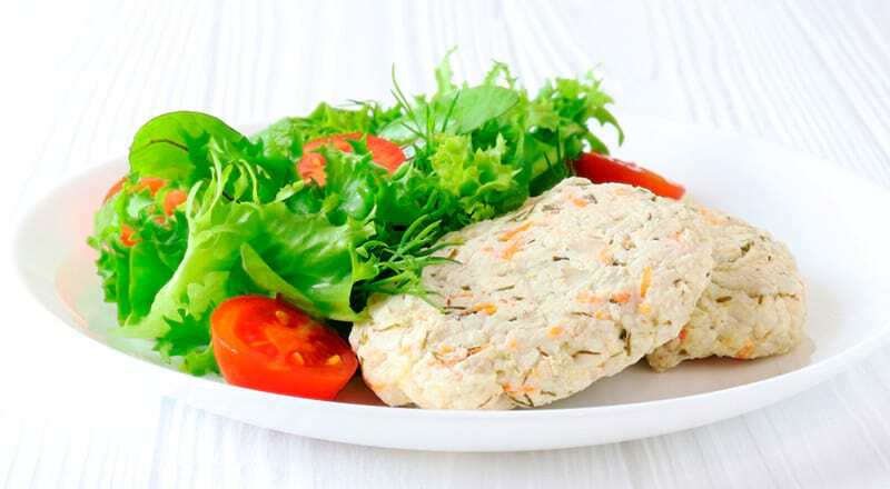 Chicken cutlet<br>with vegetable salad