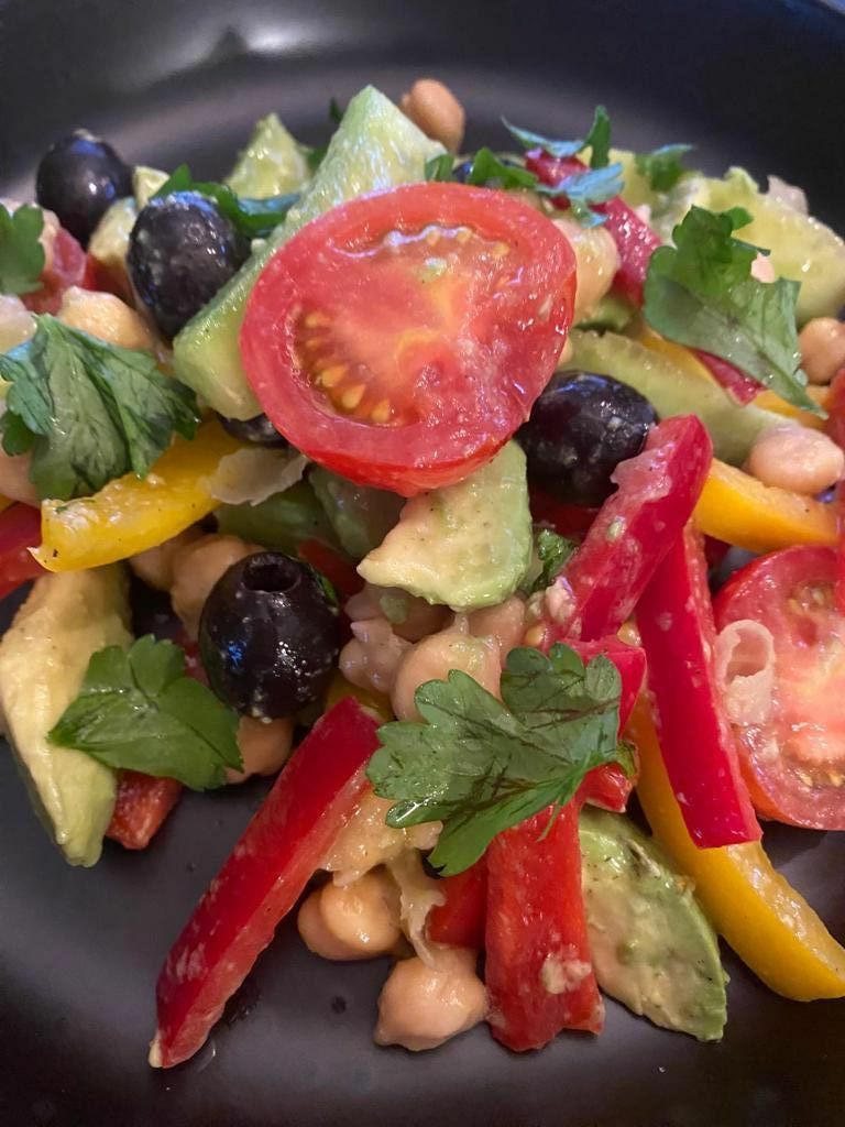 Avocado salad<br>with chickpeas